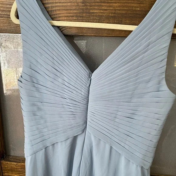 Elegant Blue Evening Gown - Picture 4 of 5